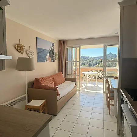 2 Pieces Pour 4 Avec Piscine, Parking Et Climatisation - Fr-1-504-682 Appartement Saint-Raphaël